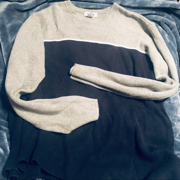 Old Navy Other - 💙 color block sweater